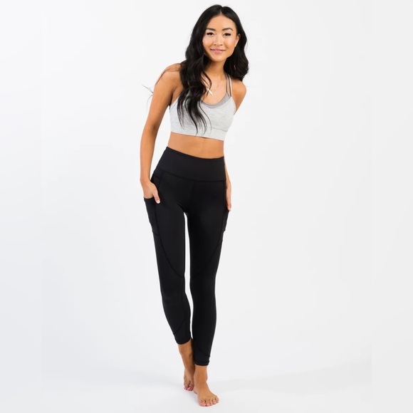 Zyia Black Pocket Light n Tight Hi-rise Leggings 7/8 24" - Picture 3 of 4